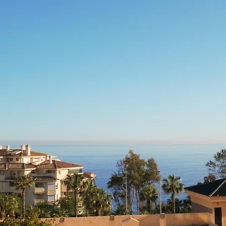 Bay View Luxury Apartment, Amazing Sea View & Pool Apartment