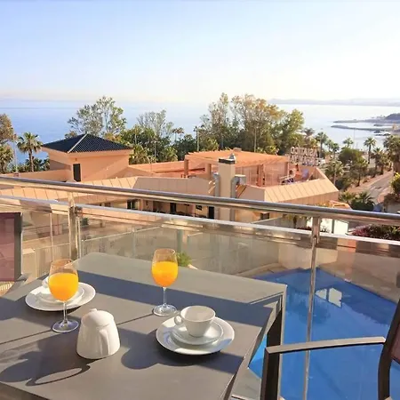 Apartment Bay View Luxury Apartment, Amazing Sea View & Pool *