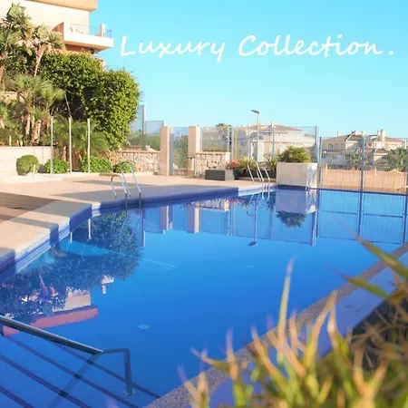 Bay View Luxury Apartment, Amazing Sea View & Pool Benalmadena