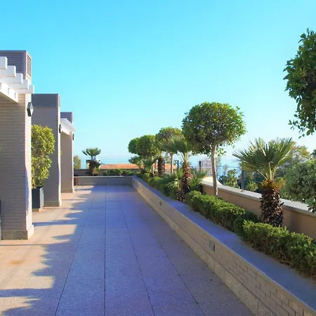 Bay View Luxury Apartment, Amazing Sea View & Pool *